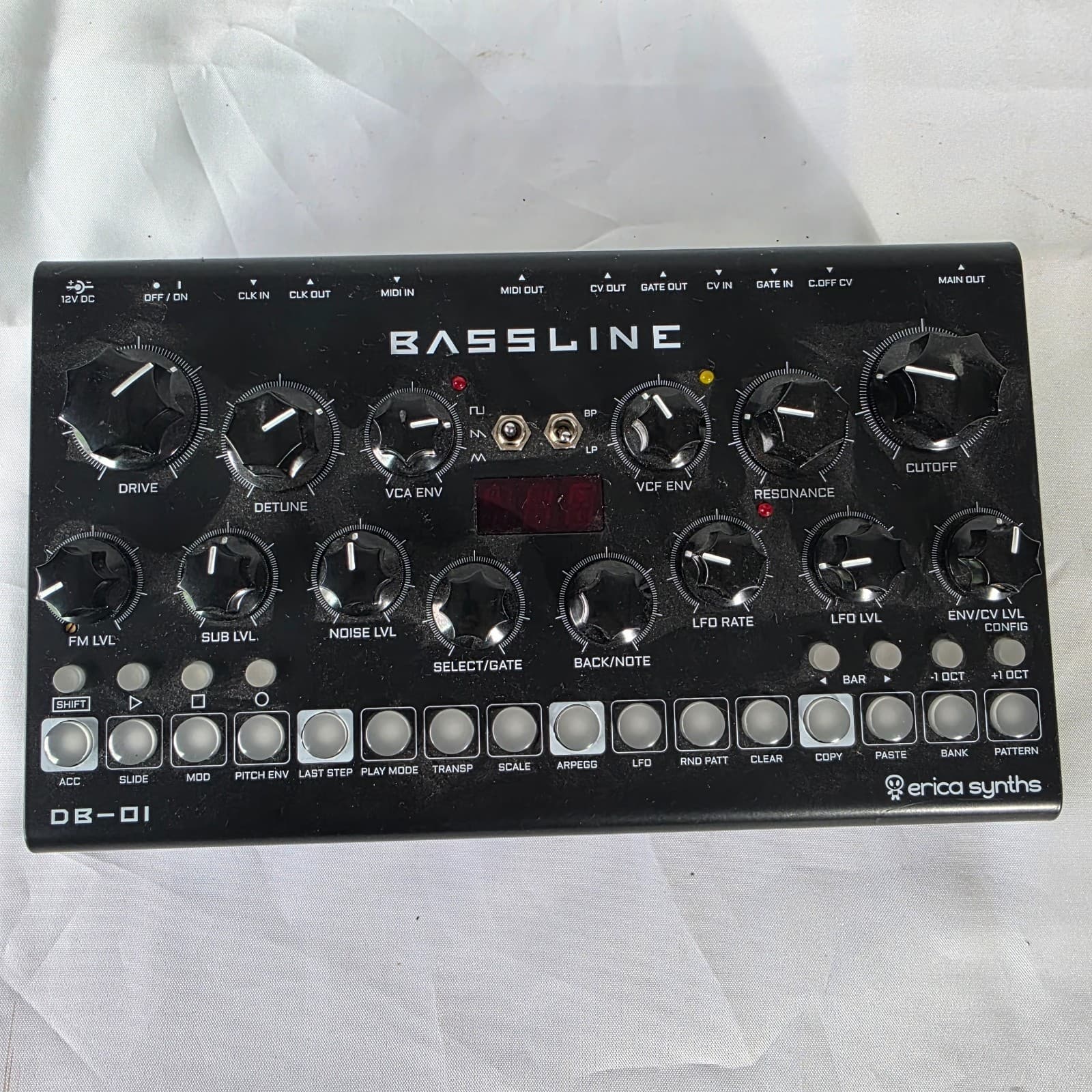 Erica Synths Bassline DB-01 Black Analog Desktop Sound Synthesizer & Sequencer - Thumbnail 4