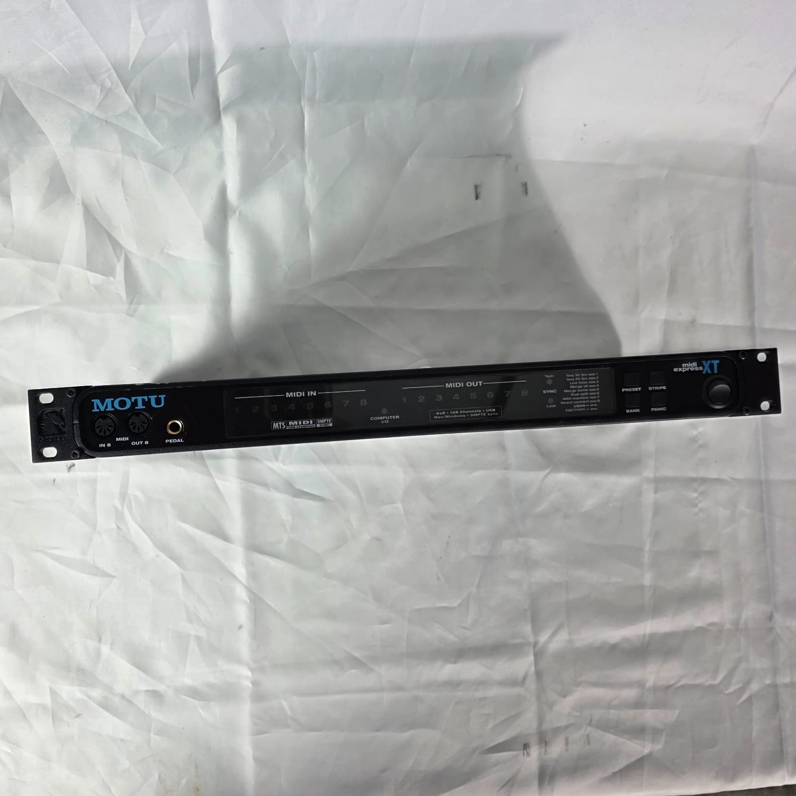 MOTU MIDI Express XT USB 8x8 Black MIDI Interface & Synchronizer - 128 Channels - Thumbnail 12