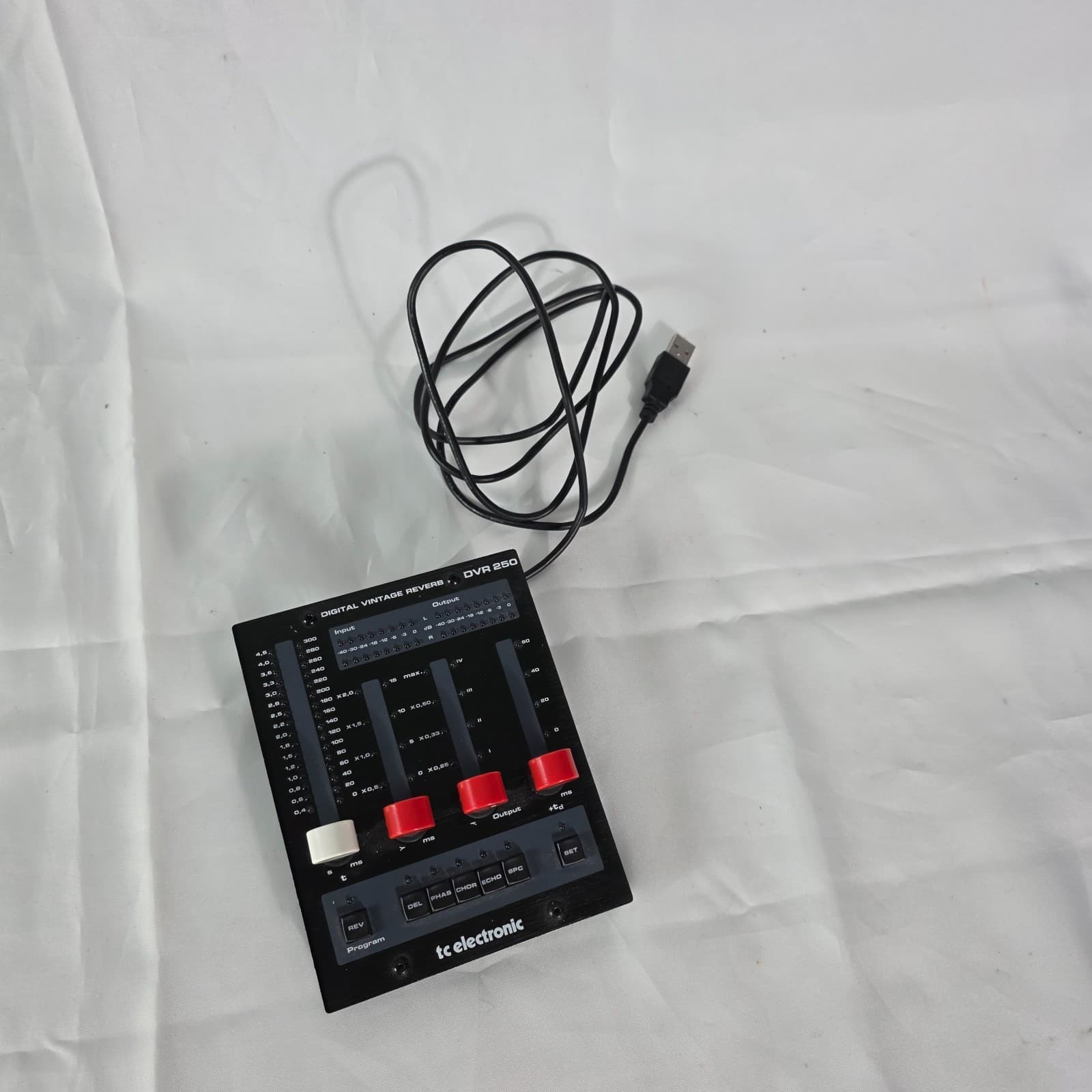 TC Electronic DVR250-DT Digital Vintage Reverb Hardware Controller EMT 250 USB - Thumbnail 5