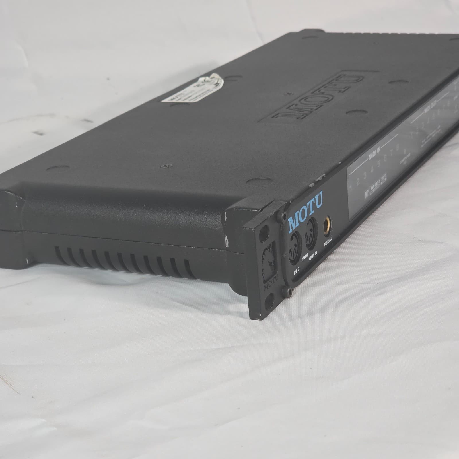 MOTU MIDI Express XT USB 8x8 Black MIDI Interface & Synchronizer - 128 Channels - Thumbnail 19