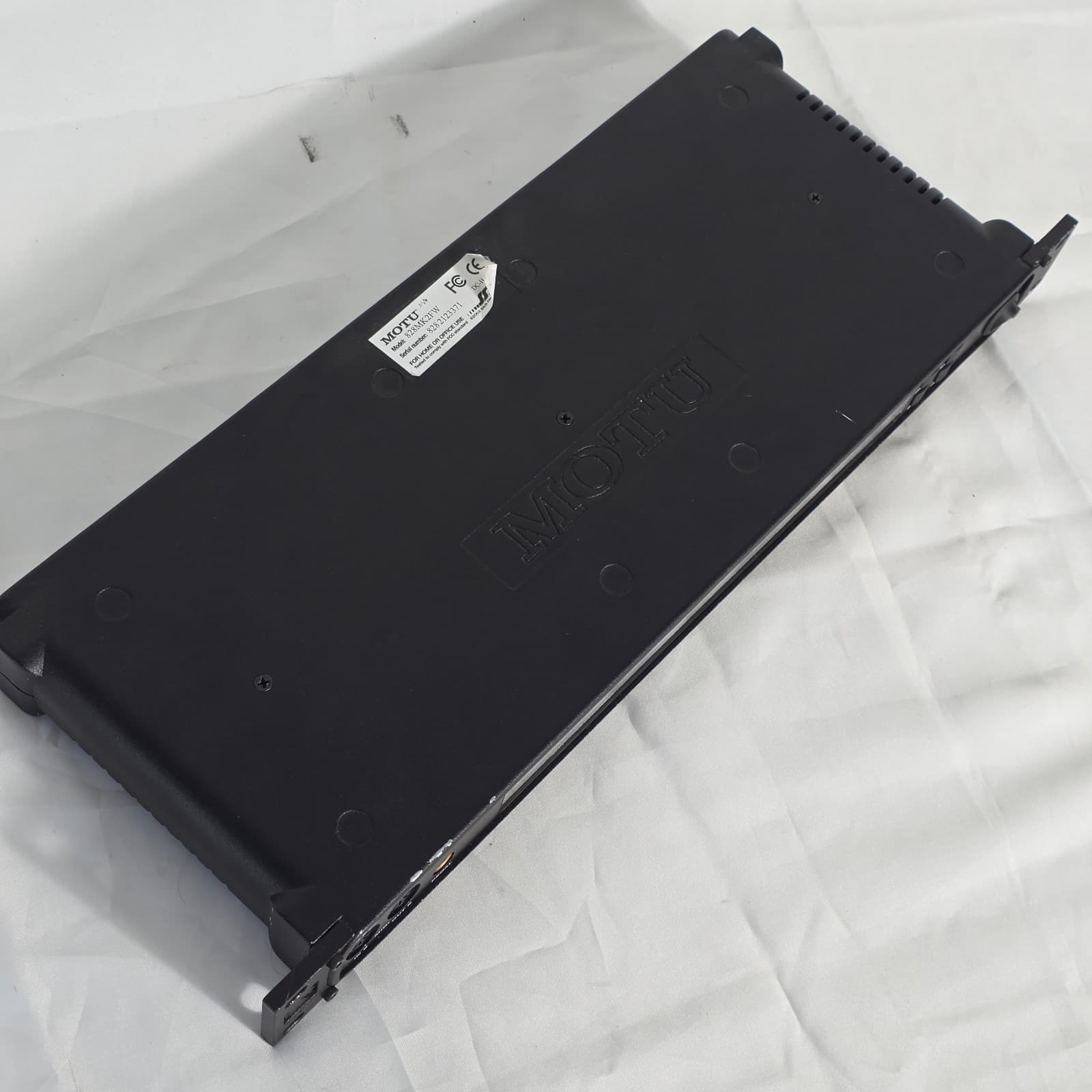 MOTU MIDI Express XT USB 8x8 Black MIDI Interface & Synchronizer - 128 Channels - Thumbnail 8