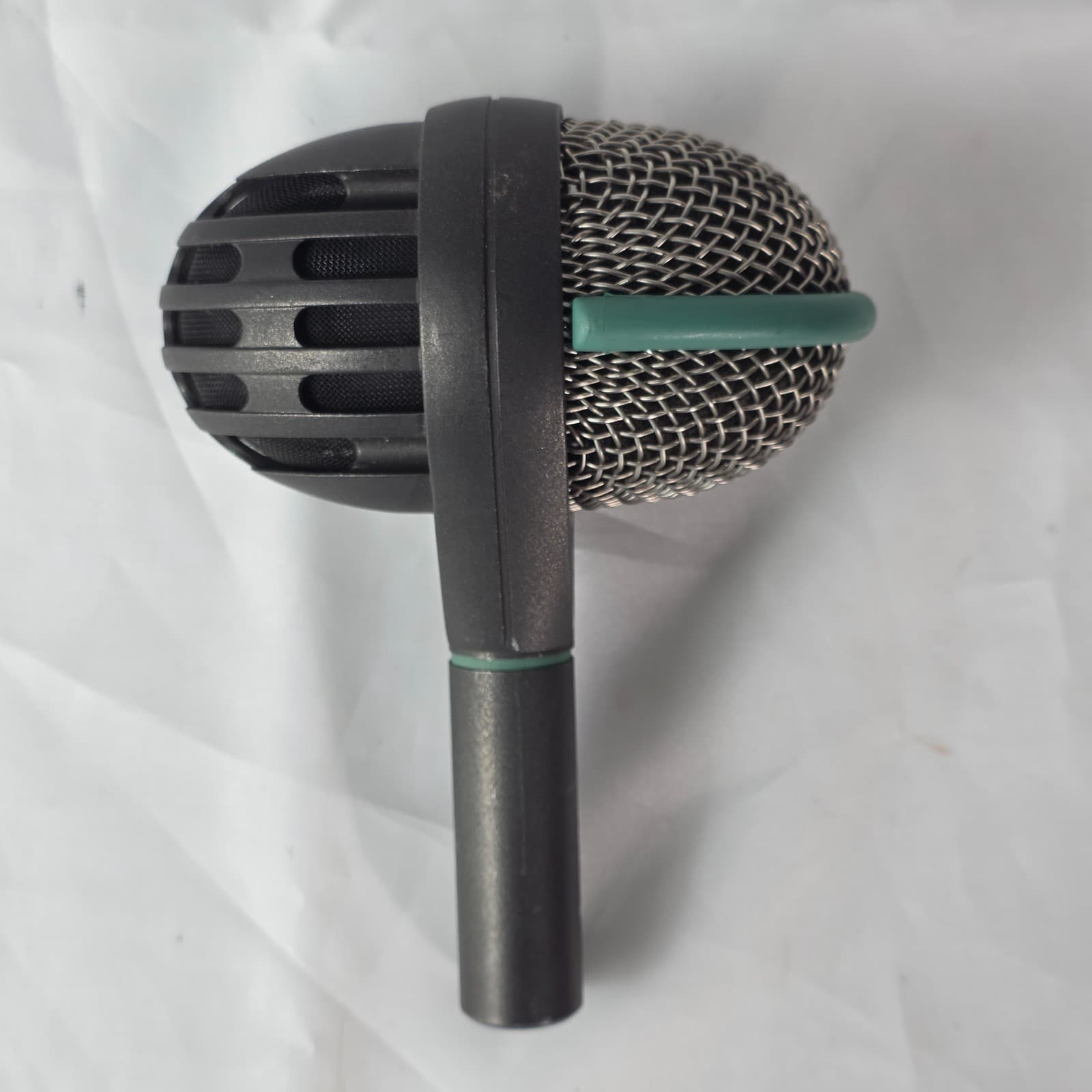 AKG D112 MKII Large Bass Cardioid Professional Dynamic Kick Drum Microphone - Thumbnail 3