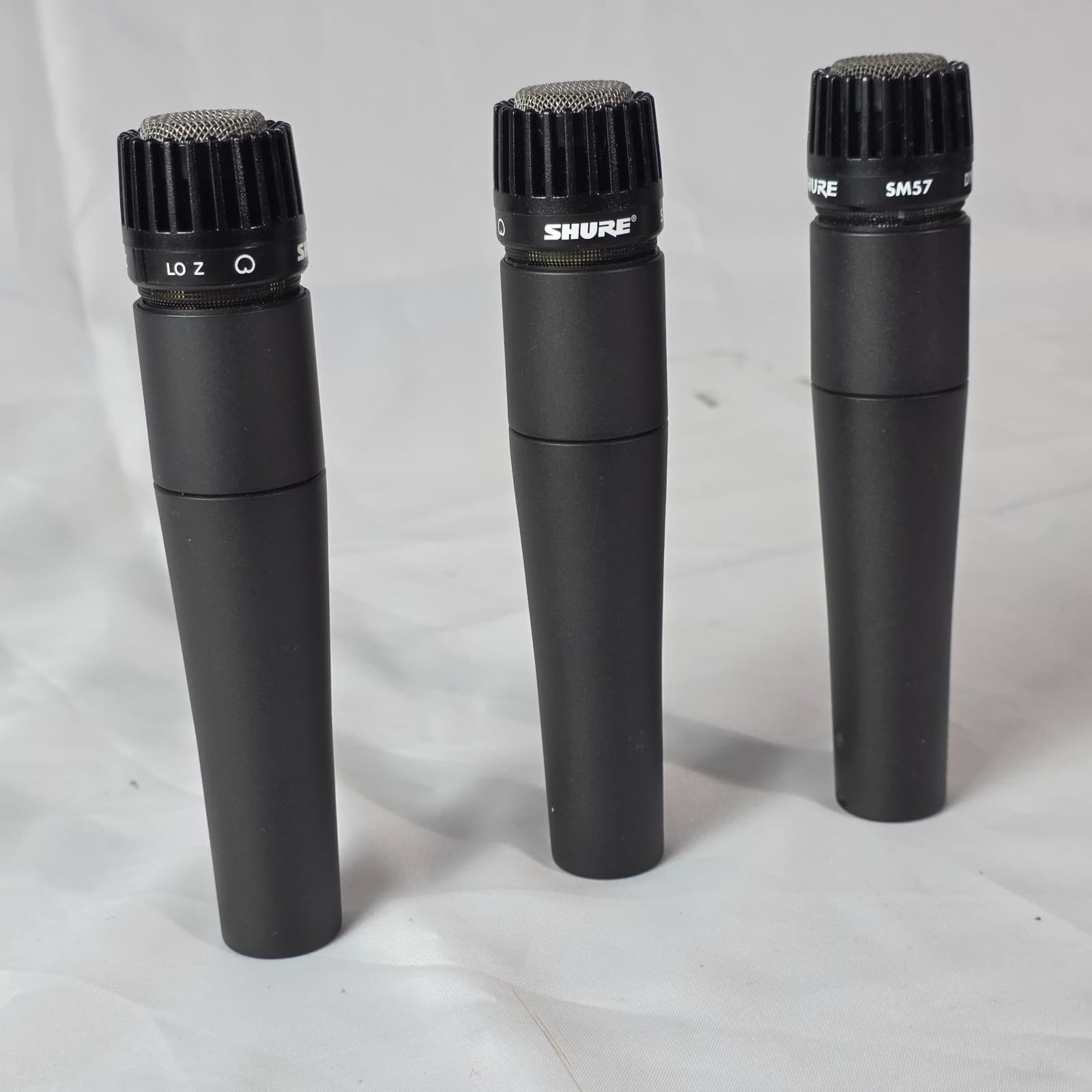 Shure SM57 Wired XLR 3-Pin Dynamic Cardioid Instrument Microphone - Set of 3 - Thumbnail 3