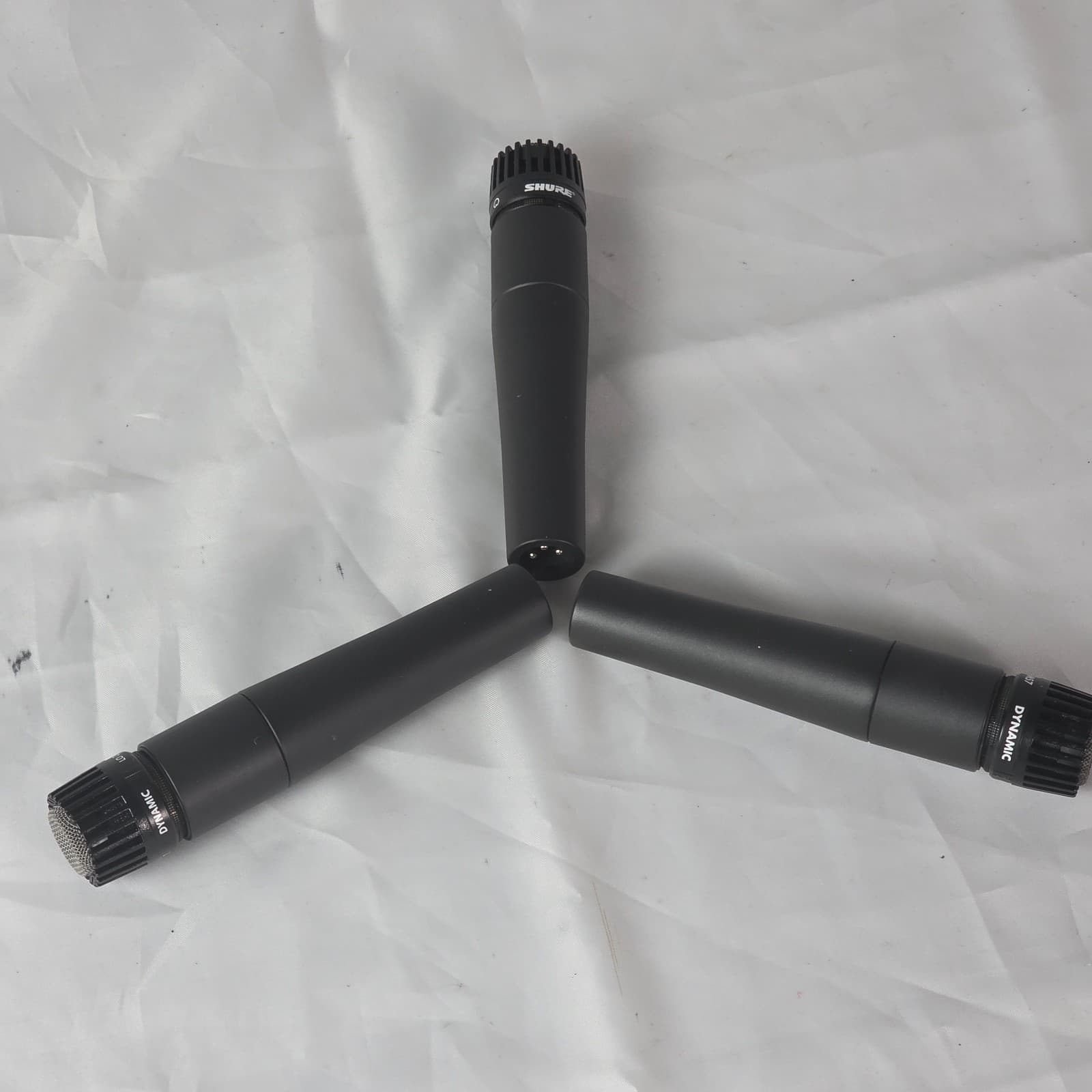 Shure SM57 Wired XLR 3-Pin Dynamic Cardioid Instrument Microphone - Set of 3 - Thumbnail 8