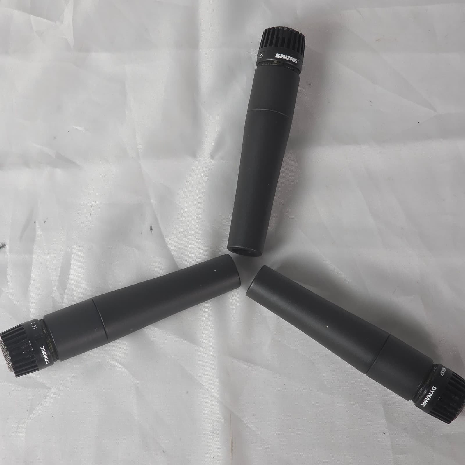 Shure SM57 Wired XLR 3-Pin Dynamic Cardioid Instrument Microphone - Set of 3 - Thumbnail 9