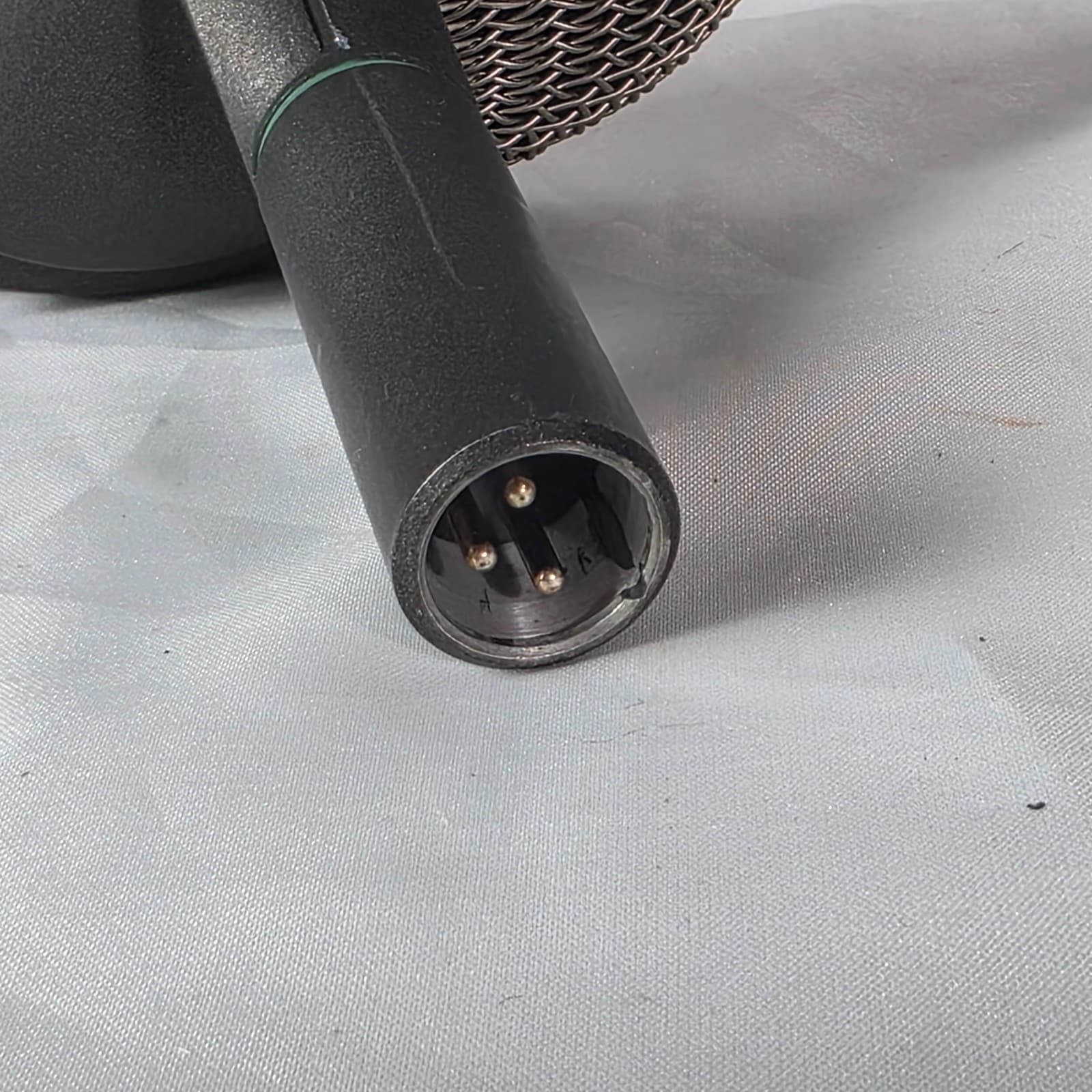 AKG D112 MKII Large Bass Cardioid Professional Dynamic Kick Drum Microphone - Thumbnail 7