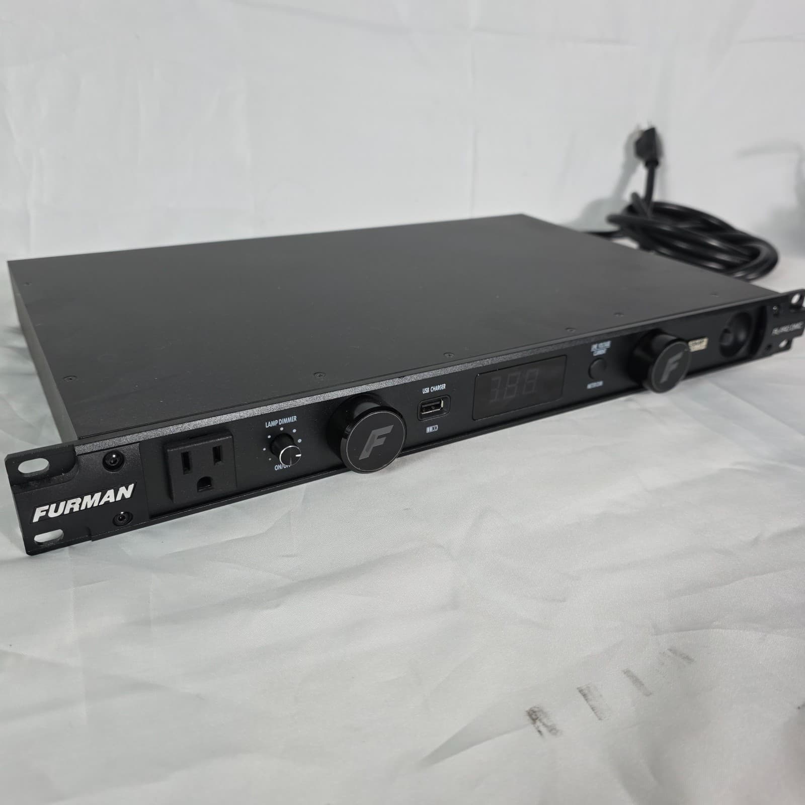 Furman PL-PRO DMC Professional Power Conditioner with Voltmeter/Ammeter 20 Amp - Thumbnail 2