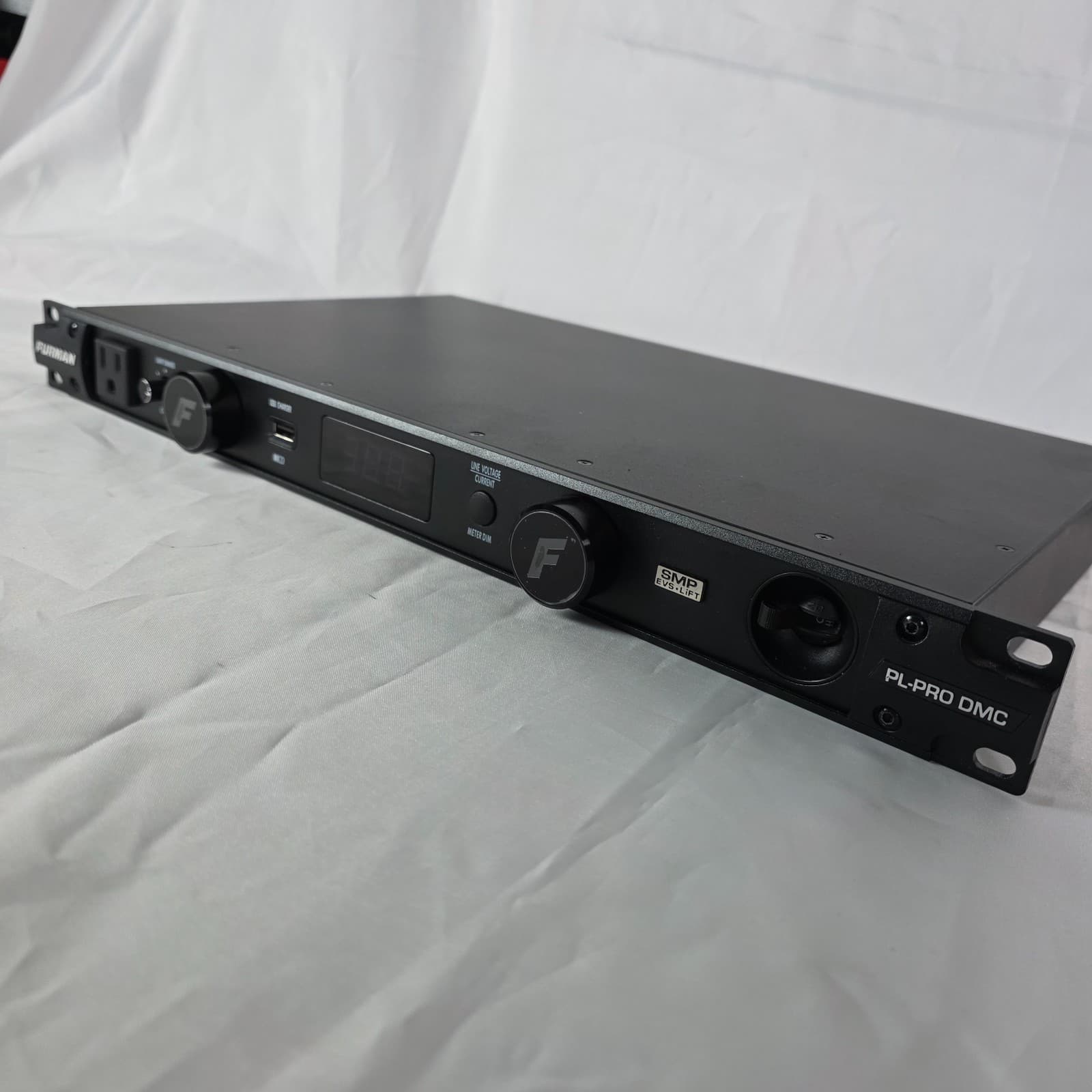 Furman PL-PRO DMC Professional Power Conditioner with Voltmeter/Ammeter 20 Amp - Thumbnail 3