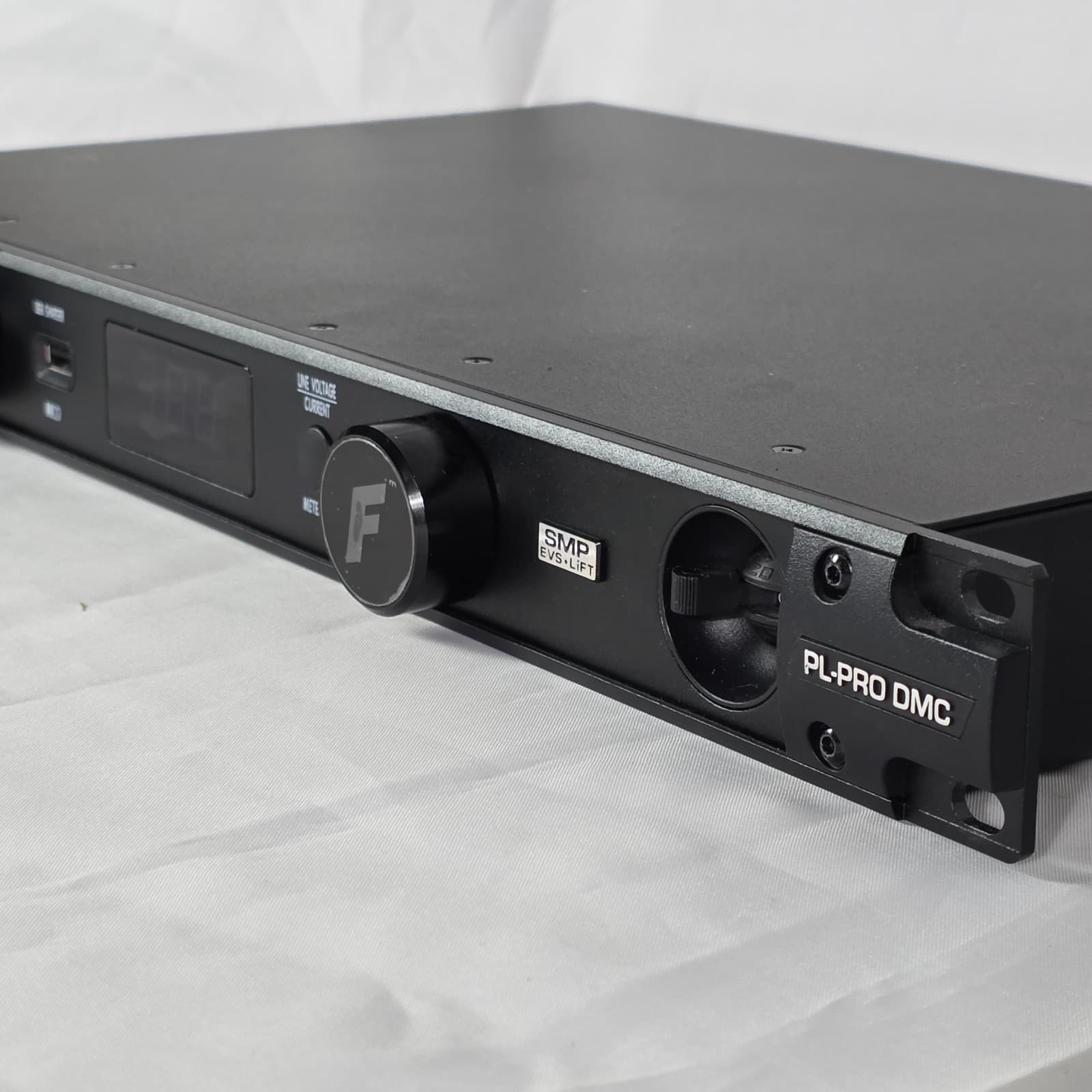 Furman PL-PRO DMC Professional Power Conditioner with Voltmeter/Ammeter 20 Amp - Thumbnail 4