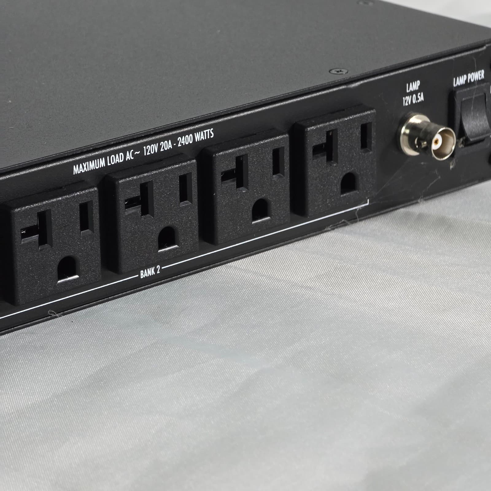 Furman PL-PRO DMC Professional Power Conditioner with Voltmeter/Ammeter 20 Amp - Thumbnail 9