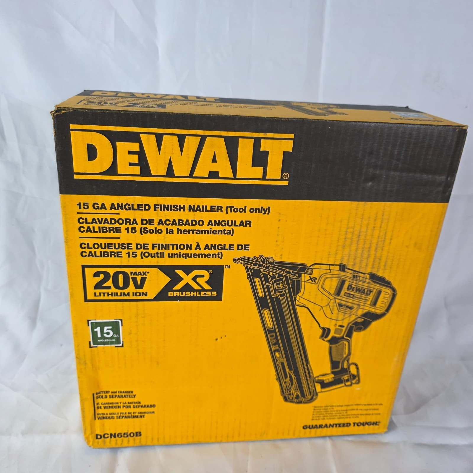 DeWalt DCN650B MAX XR 15 Gauge Black Cordless Angled Finish Nailer - Tool Only - Thumbnail 2