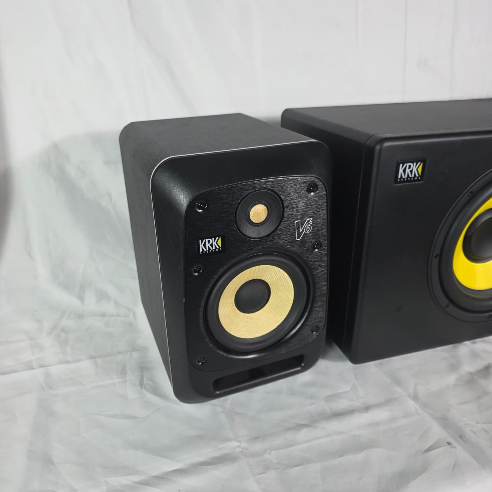 KRK V-Series V6 S4 Studio Monitors & S10.4 Powered Subwoofer Bundle - 2.1 Set - Thumbnail 3