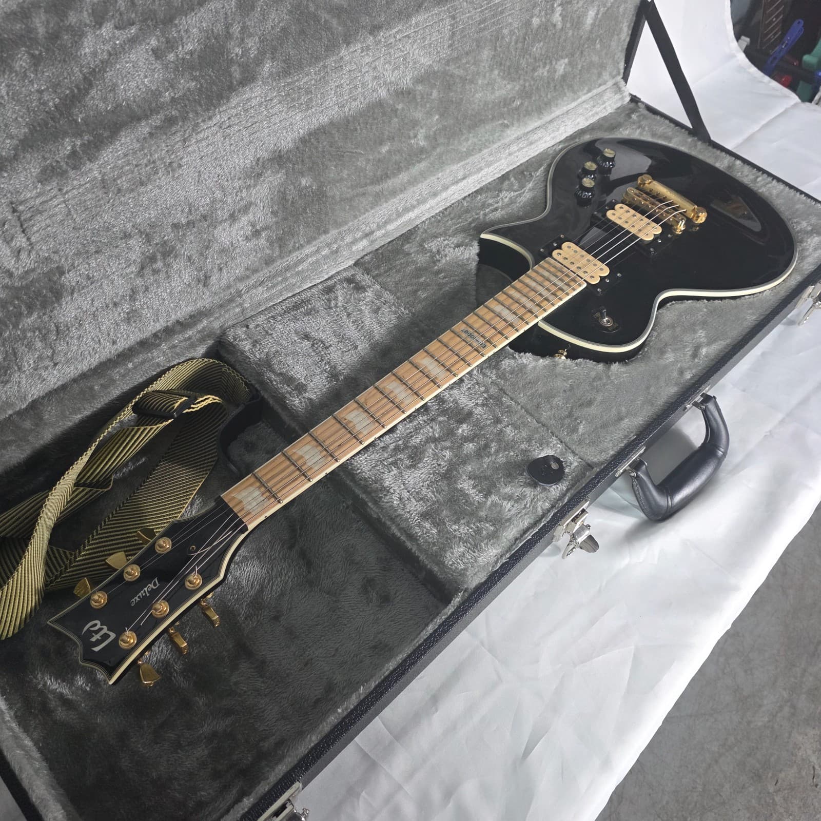 ESP LTD EC Series EC-1000TEclipse Electric Guitar with Case 6-String & 7-Stringl - Thumbnail 10