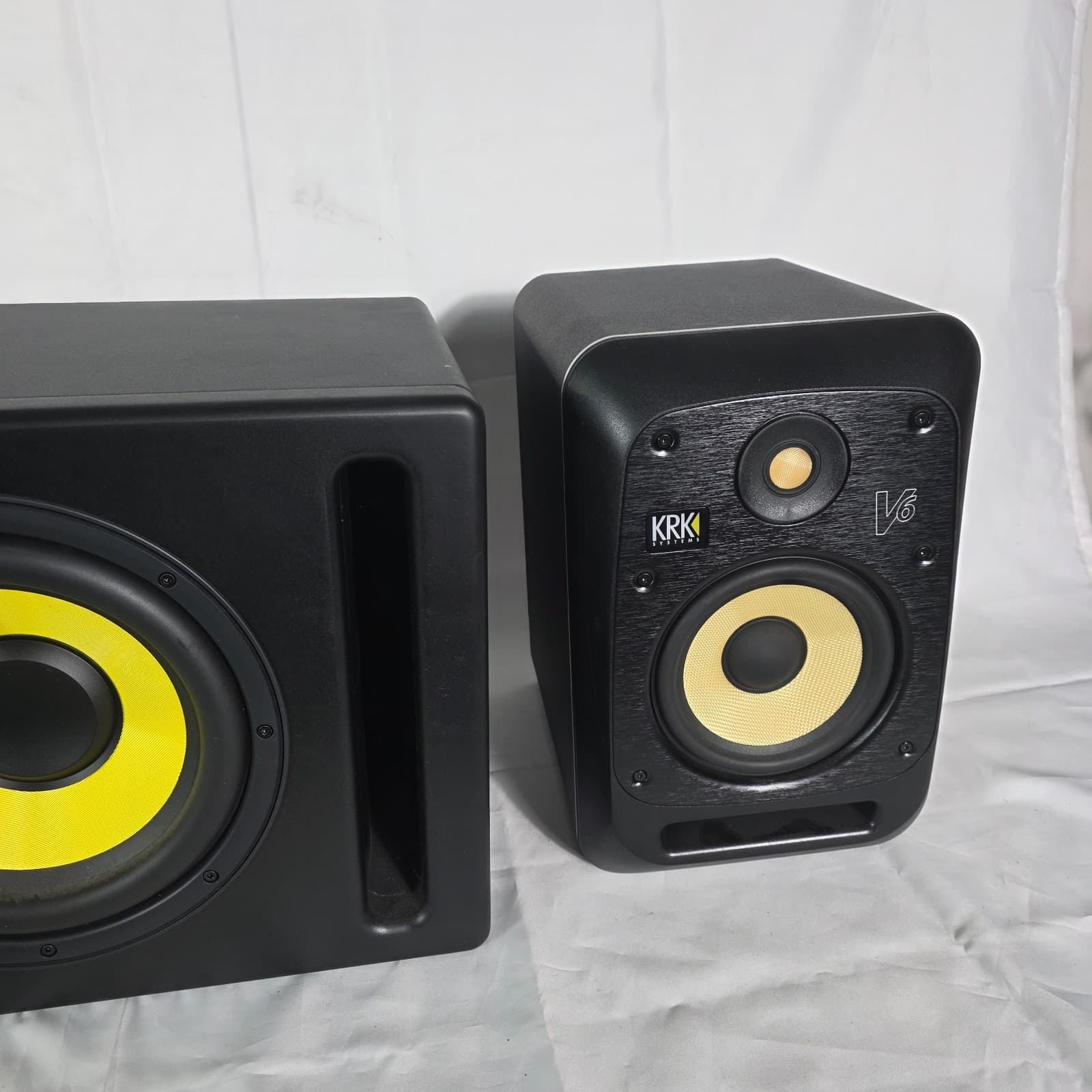 KRK V-Series V6 S4 Studio Monitors & S10.4 Powered Subwoofer Bundle - 2.1 Set - Thumbnail 4