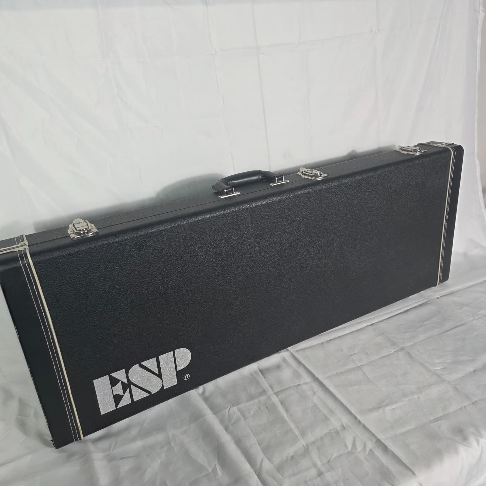 ESP LTD EC Series EC-1000TEclipse Electric Guitar with Case 6-String & 7-Stringl - Thumbnail 2