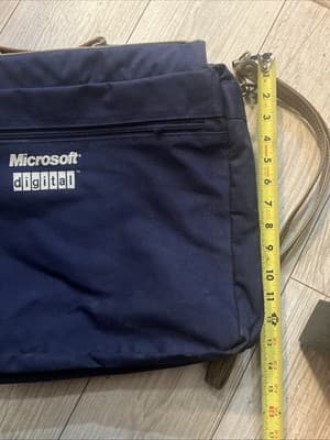 Microsoft Digital Laptop Messenger Bag Blue No Shoulder Strap 13”H X 3” W X 18”L - Thumbnail 7