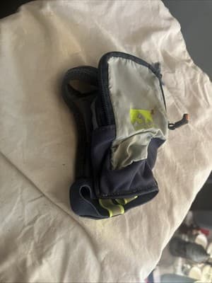 Nathan Branded Athletic Zipper Pouch for Bicycle Bike Accessories - Thumbnail 2