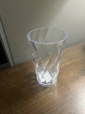 Tall Acrylic Drink Tumbler Textured Diamond Pattern Smoke Grey Plastic 24 fl oz - Thumbnail 3