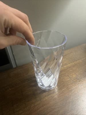 Tall Acrylic Drink Tumbler Textured Diamond Pattern Smoke Grey Plastic 24 fl oz - Thumbnail 2