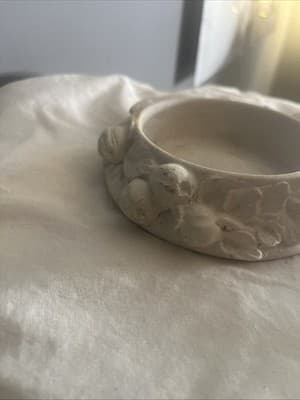 White Ceramic Floral Design Napkin Ring Holder - Thumbnail 2