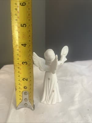 White Porcelain Bisque Angel Playing Cymbals with Gold Accents ~ Unmarked - Thumbnail 4