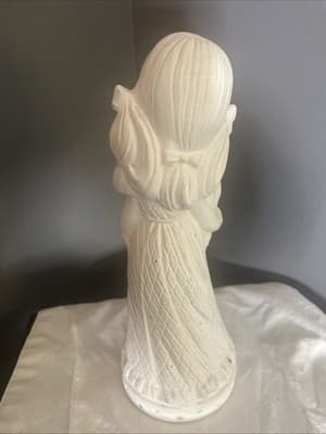 Vintage Porcelain Girl Figurine with Cat and Bow Details - Thumbnail 3