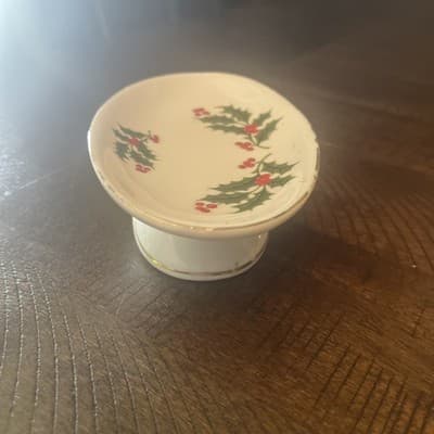 Pedestal Soap Dish Holly Berries 22 kt Gold Trim Oval Beacon Hill Japan Xmas - Thumbnail 3