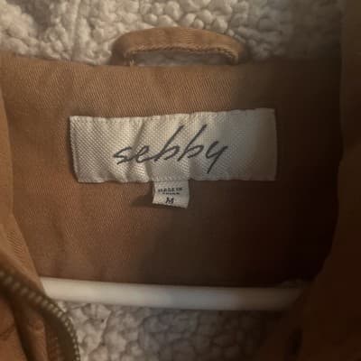 Women’s Tan Winter Coat With Fur Hood Full Zip With Pockets Medium - Thumbnail 2