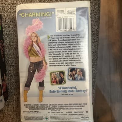 Confessions of a Teenage Drama Queen (VHS, 2004) - Thumbnail 2