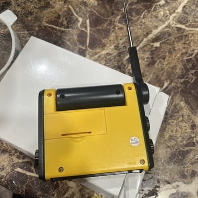 Vintage AM/FM Weather Band Radio with Pivoting LED Light -sealed in package - Thumbnail 3