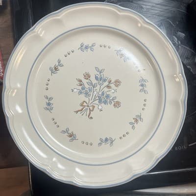 Lot of 7 Cordella Collection Stoneware Bluet Salad Plates 7 5/8" Country Cottage - Image 1