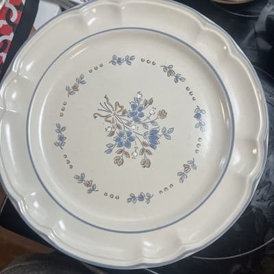5 Bluet Dinner Plates 10 3/4" Blue Floral Beautiful Condition - Image 1