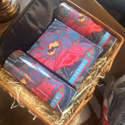 Avon Gift Basket With Lahana Perfumed Body Talc, Cologne Spray, & Eye Sleepwear - Image 1