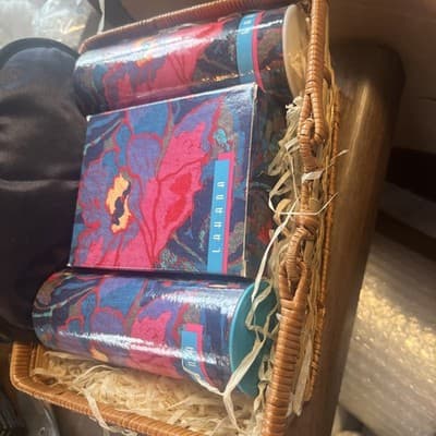 Avon Gift Basket With Lahana Perfumed Body Talc, Cologne Spray, & Eye Sleepwear - Thumbnail 3