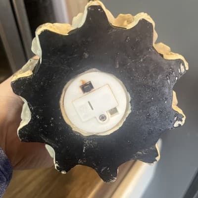 Skull With Raven Inside Glass Bottle With Cork & Skulls Around Bottom Needs Batt - Thumbnail 4