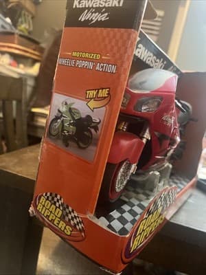 Toy State Industrial Kawasaki Motorcycle Ninja Red Road Rippers ZX-10R Wheelie - Thumbnail 2
