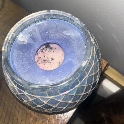 KOHLS Mosaic 11.3 oz Scented Round Candle Frosted Snowflakes Scent 5" Used 1x - Thumbnail 3