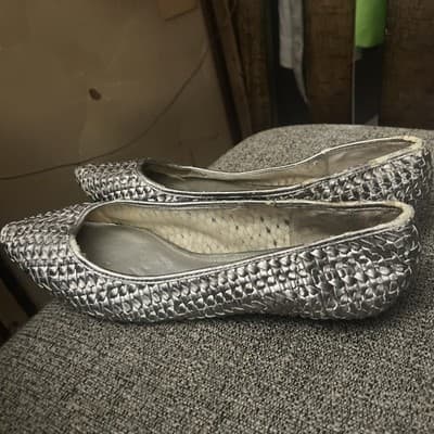 Women’s Silver Flats Size 9.5M Woven By Mark Fisher Brand - Thumbnail 5