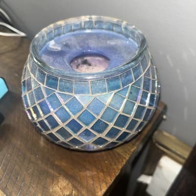 KOHLS Mosaic 11.3 oz Scented Round Candle Frosted Snowflakes Scent 5" Used 1x - Thumbnail 2