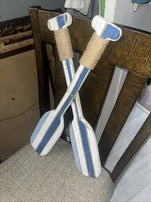 Beach home decor wall art Oars Crossed With Nautical Rope 20 X 12” - Image 1