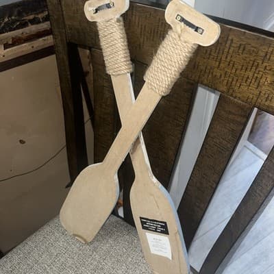 Beach home decor wall art Oars Crossed With Nautical Rope 20 X 12” - Thumbnail 2