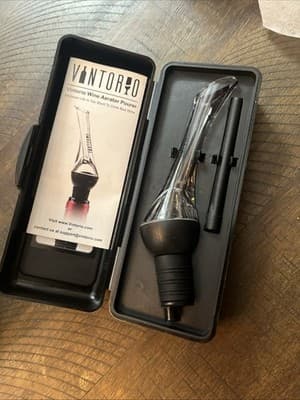 Vintorio Wine Aerator Pourer in Plastic Case - NWOT - Thumbnail 2