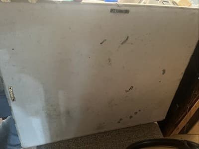 Gold Dotted Tuffed Canvas 16” X 20” 📌 Picture Pinned Canvas - Thumbnail 2