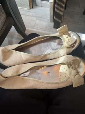 alfani Beigi Womens Flats With Bow And Gold Tips Size 10M - Thumbnail 2