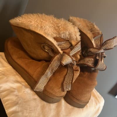 Women’s Size 9 Ugg Like Boots With Tie Up Backs Very Warm And Fuzzy Brown Color - Thumbnail 5