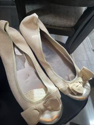 alfani Beigi Womens Flats With Bow And Gold Tips Size 10M - Thumbnail 3