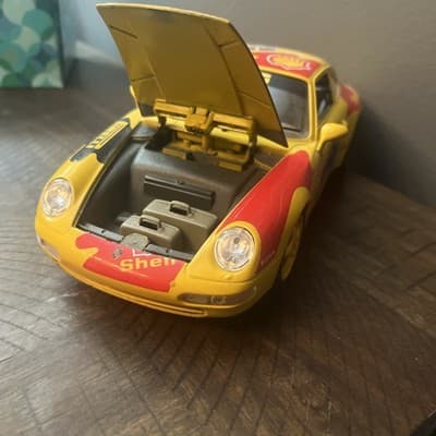 Porsche 911 Carrera 1:24 Diecast - Thumbnail 4