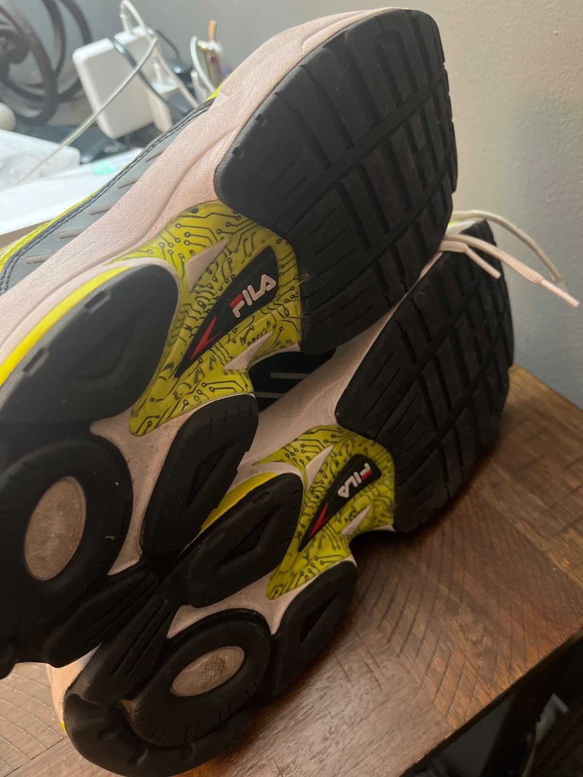 Fila Men's Archive RJV 1RM01544-067 Casual Shoes size 11.5 - Thumbnail 5