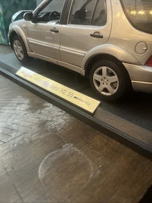 Maisto 1:18 Mercedes-Benz ML 55 AMG Silver Special Edition Diecast Car - Thumbnail 6