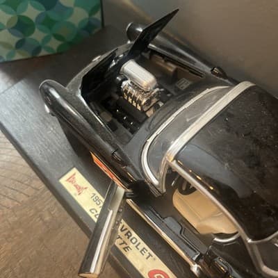 1957 Chevrolet Corvette Gasser 1:18 Diecast Model Car Road Legends Black Flames - Thumbnail 4